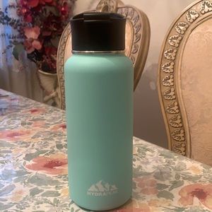 Hydra Peak Mint 32 oz water bottle
